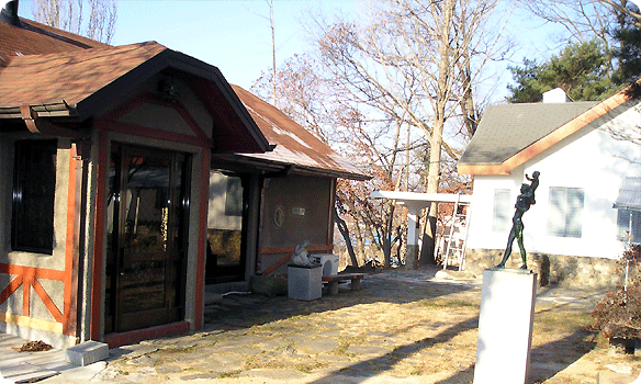 청와헌 앞마당 Cheongwahon Courtyard